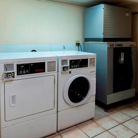 Red Roof Inn Harrisonburg - University Area מראה חיצוני תמונה