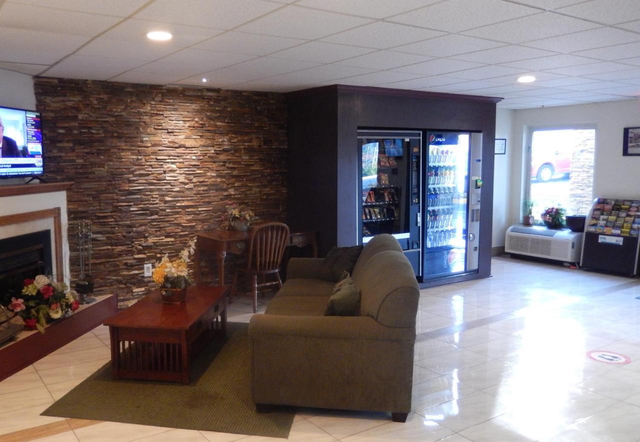 Red Roof Inn Harrisonburg - University Area מראה חיצוני תמונה